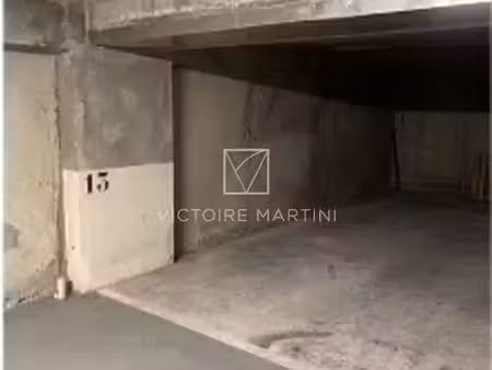 parking - 18 m²