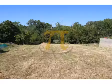 terrain viabilisé de 1140 m²-lot 2