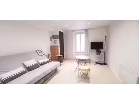 location appartement 1 pièces 25m2 cassis 13260 - 750 € - surface privée
