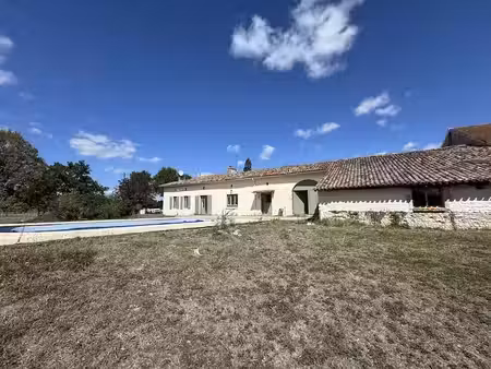vente maison 6 pièces 168 m² à touvérac (16360)  273 000 €