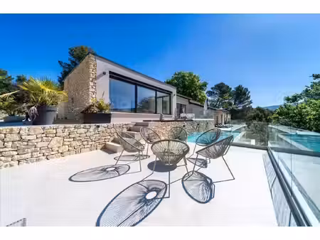 a vendre - propriété de prestige au cœur de la nature près de malemort-du-comtat en...