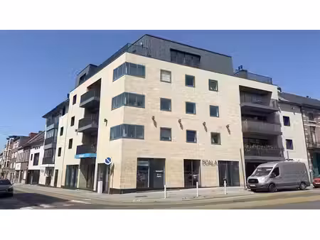 commercieel gelijkvloers kantoor te huur nabij het station wetteren