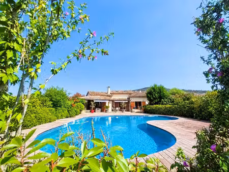 propriété de 173 m2 avec maison 3 chambres et appartement t2 sur terrain de 1740 m2 avec..