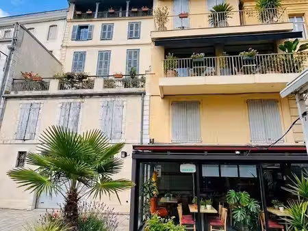 vente hôtel 1 000 m²