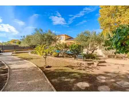vente maison 6 pièces 160 m² clarensac (30870)