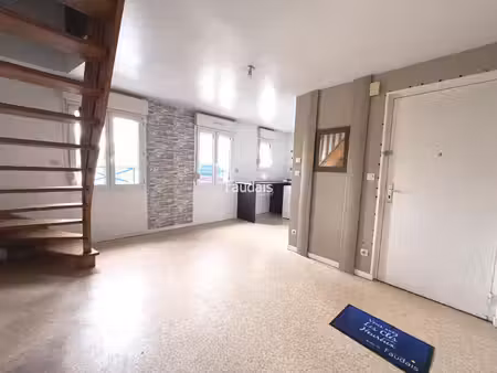 location appartement 2 pièces 40m² st lo 50000