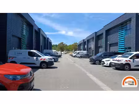 location local commercial