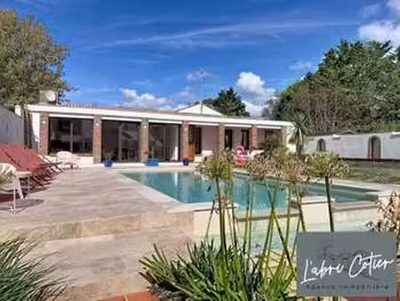 vente maison piscine aux sables-d'olonne (85100) : à vendre piscine / 278m² les sables-d'o