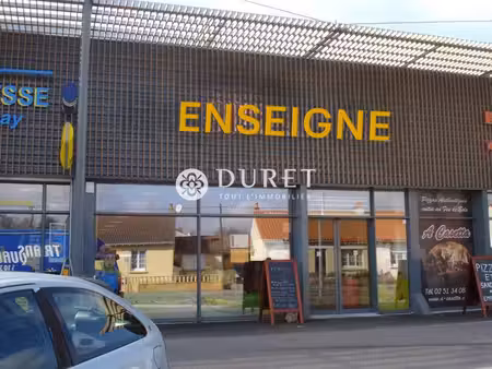 location local commercial 323m² la roche sur yon 85000