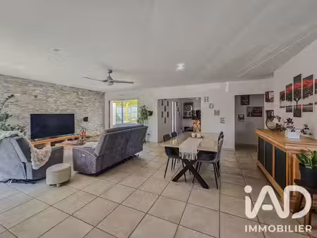 maison traditionnelle à le pallet (44330)