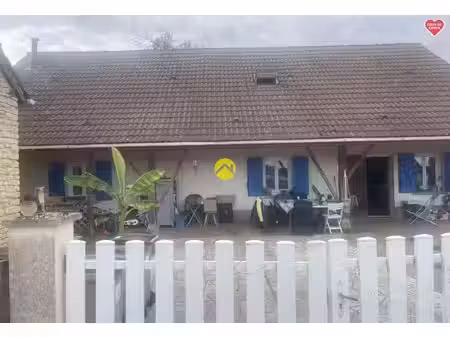 vente maison 5 pièces 131 m² nérondes (18350)