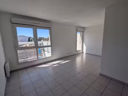 location appartement 1 pièce 36m² istres 13800