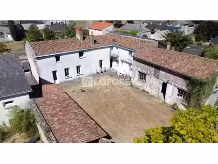 vente maison 7 pièces 155 m² à doué-en-anjou (49700)  168 500 €
