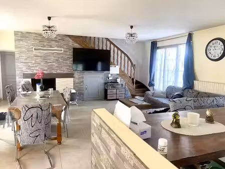 vente maison 7 pièces 188 m² à bellevigne-les-châteaux (49260)  228 000 €