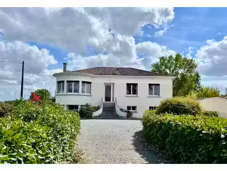 entre duras et eymet charmante maison des années 50 entourée d’un grand jardin