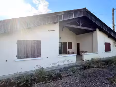 en campagne  maison à restaurer de 90m2 avec 2400m2 de jardin clos et dépendance