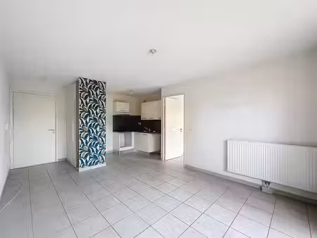 appartement t2 - parking + jardin et terrasse - à louer - avignon