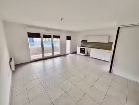 location appartement 4 pièces 84 m² à fagnières (51510)