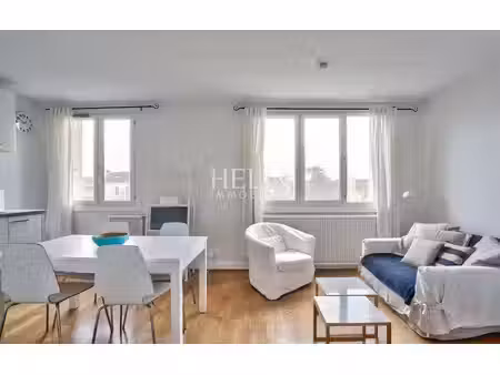 appartement traversant lumineux dans un quartier recherché à saint germain en laye  2' rer
