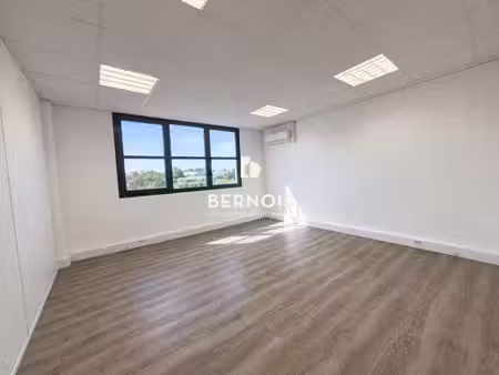 location bureaux 107m²
