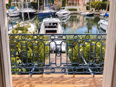 port grimaud 3  amarrage privé 13x4 m et parking réservé