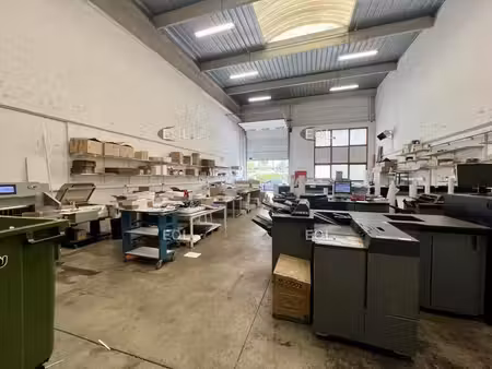 location local d’activités bondy 93140 321m²