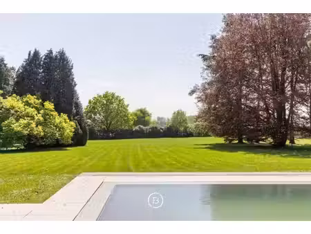 villa avec piscine et installations équestres
