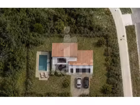 terrain à batir de 556 m² à charmes sur rhone - 107 000 €