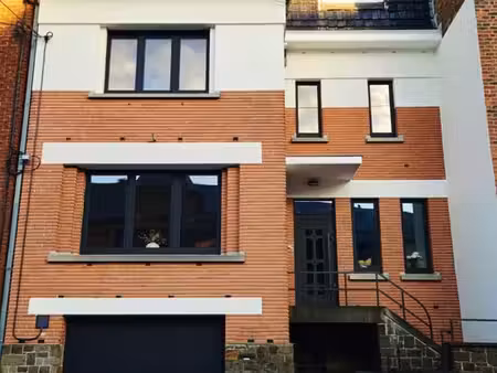 splendide maison 5 chambres en plein centre de marche