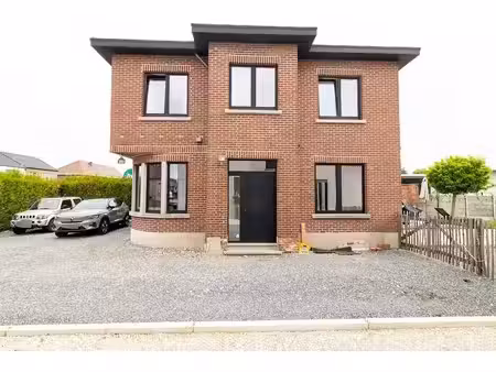 prachtig gerenoveerde open bebouwing op 12a42ca met 177 m...