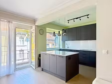 haut de saint gilles- magnifique appartement entièrement rén