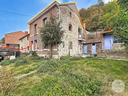3 façades  158 m²  3 à 4 chambres  terrasse  jardin.