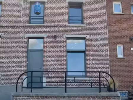 très belle maison d'habitation 2 façades entièrement rénovée