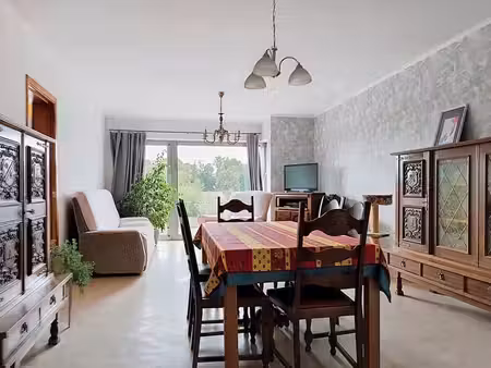 très bel appartement deux chambres avec balcon!