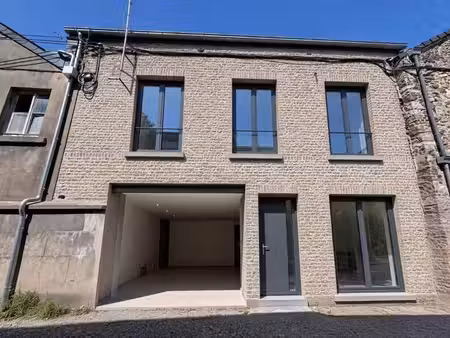 entrepôt avec permis accepté pour une maison 2 chambres