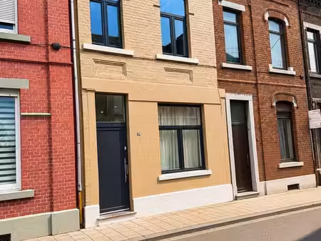 maison fraîchement rénovée avec 3 chambres