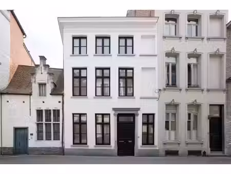 blower | hôtel particulier de caractère