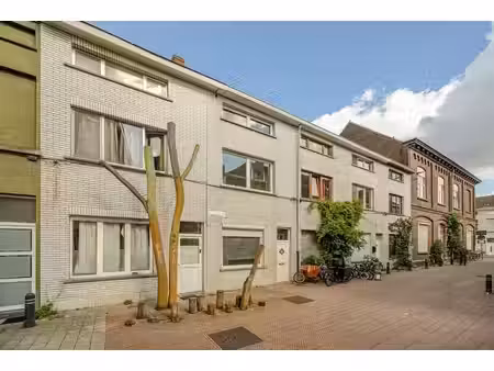 maison avec 3 chambres