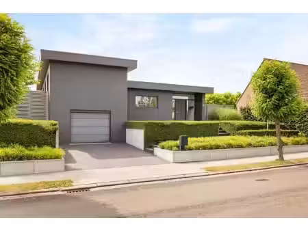 super gelegen hedendaagse villa met 3 slaapkamers op zonn...