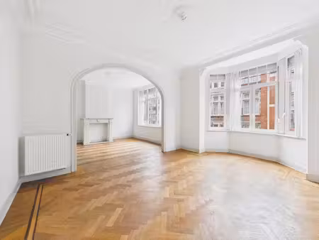 etterbeek – cinquantenaire | lumineux appartement 3 chambres