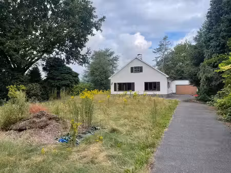 te renoveren woning op goede ligging in drongen.