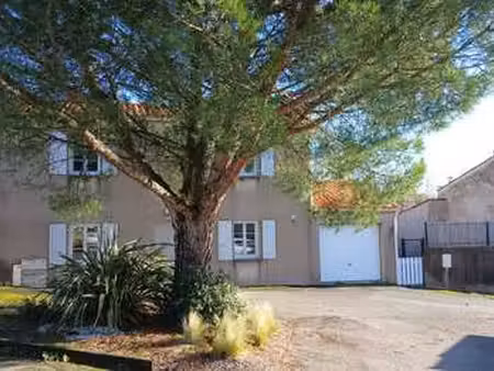 vente maison aux pineaux (85320) : à vendre / 80m² les pineaux