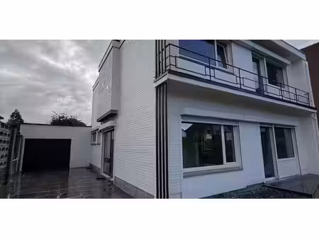 maison à louer à mechelen-aan-de-maas pour € 1.750 avec 5 chambres à coucher