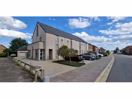 maison à louer à bree pour € 1.150 avec 2 chambres à coucher