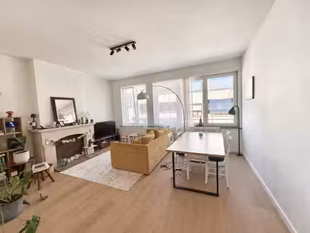 gerenoveerd 2-slpk appartement centrum kortrijk