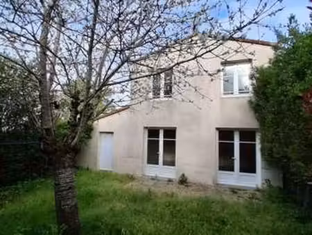 vente maison à landeronde (85150) : à vendre / 87m² landeronde