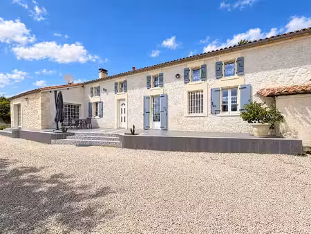 charme de l'ancien et confort d'une renovation moderne pour