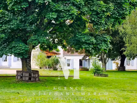 propriété de charme avec maisons d’amis entre saintes et l’océan