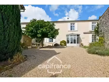 maison de caractère avec 4 chambres - 6pièces - 268 m² habitables - piscine - jardin et dé