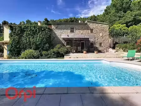 vente maison 5 pièces 160 m² à evenos (83330)  860 000 €